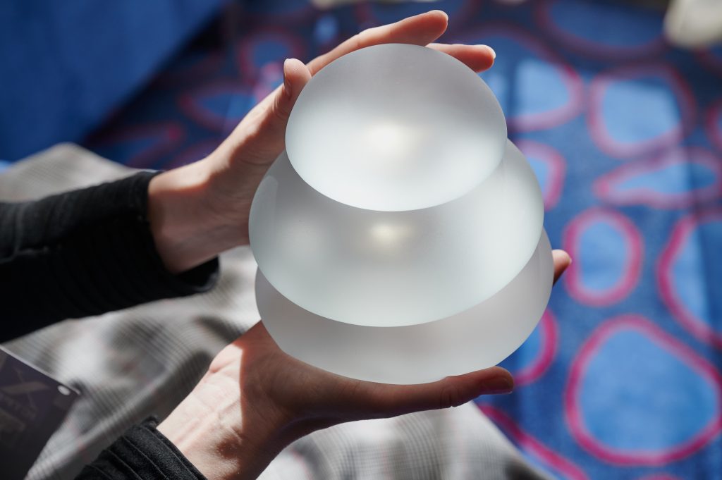How to Choose the Right Breast Implant Size? What You Need to Know Banner